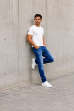 Men’s Blue Wash Straight Leg Jeans.(FFFF)
